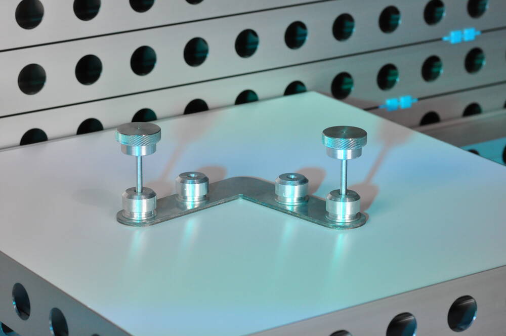 4-Pin Connectors